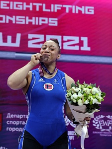 Женщины 87