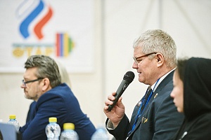 Мужчины 109+