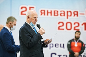 Мужчины 109+